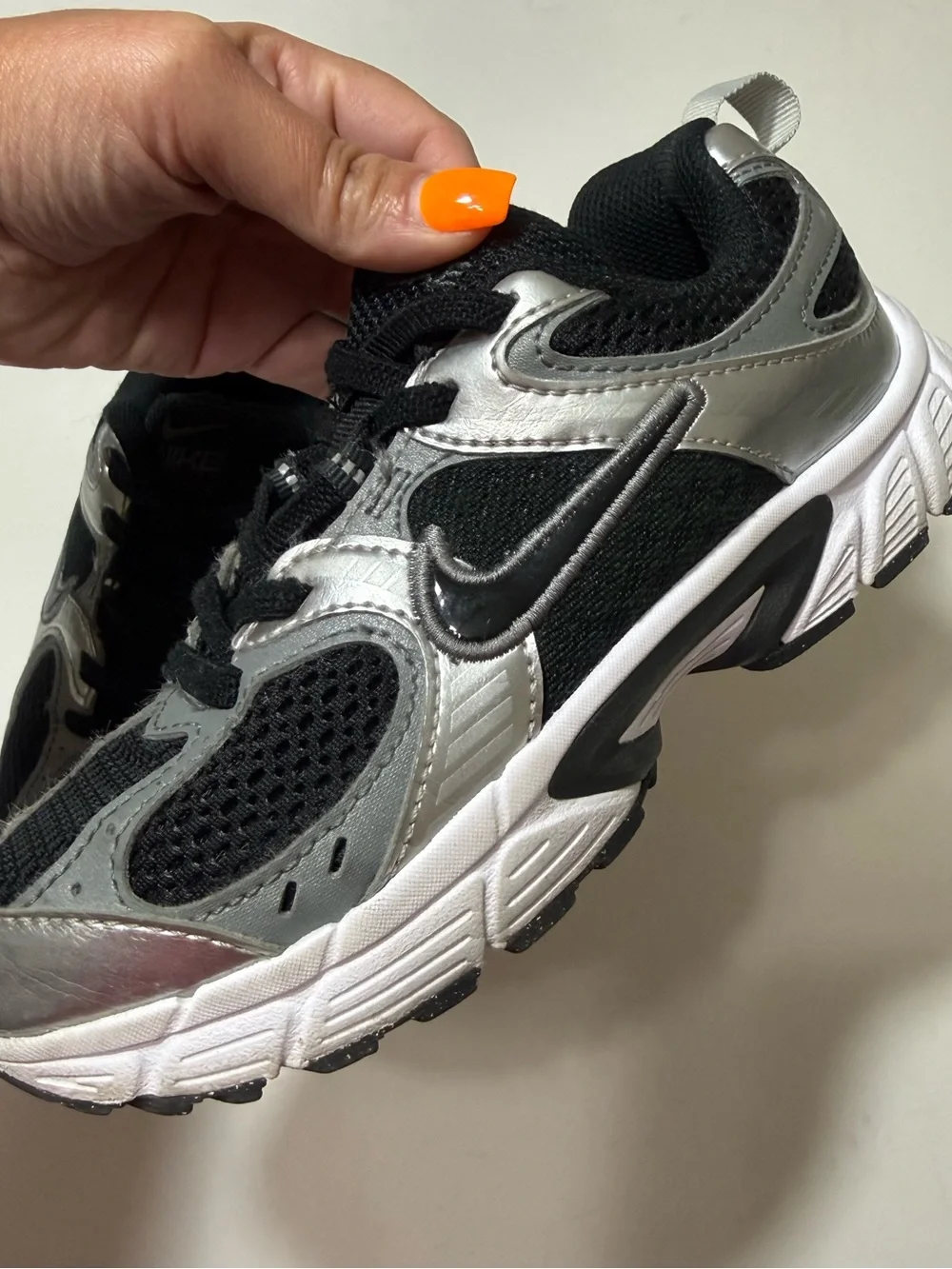 Nike V5 RNR Sneakers - Black/ Silver- Boys Size 1